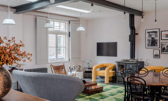 South Bank House | Magic Moments - Borough - by Frankie Says