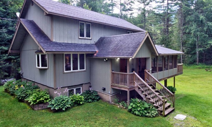 Londonderry Apartment | Magic Mountain Retreat