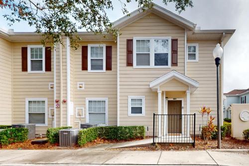 Kissimmee House | Magic Story Waves