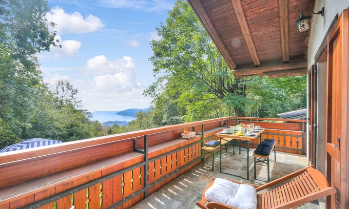 Caprezzo House | Magic Woodland Escape Lake View, Caprezzo, Italy