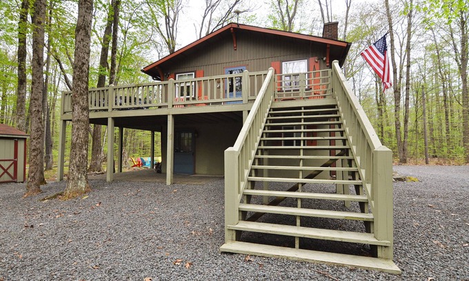 Locust Lake Village Cabin | Magical 5BR Cabin, Steps to Lake & Pet-Friendly - 2 Kitchens and Living Rooms!
