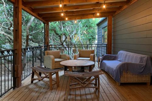 Van Dyks Bay Apartment | Magical Cabin in the Woods