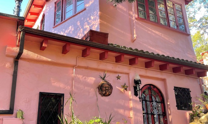 Topanga Other | Magical Castle with 2 bedrooms and WiFi, fitness room in perfect Topanga