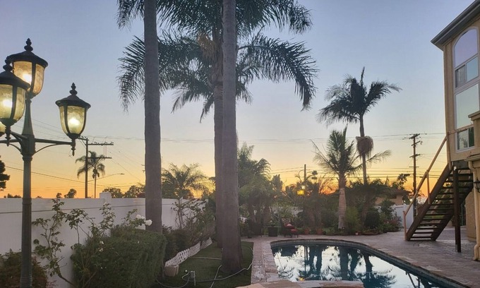 Olde Carlsbad House | Magical Compound Ocean View House/ Pool,Jacuzzi,Sauna! Walk to Beach!