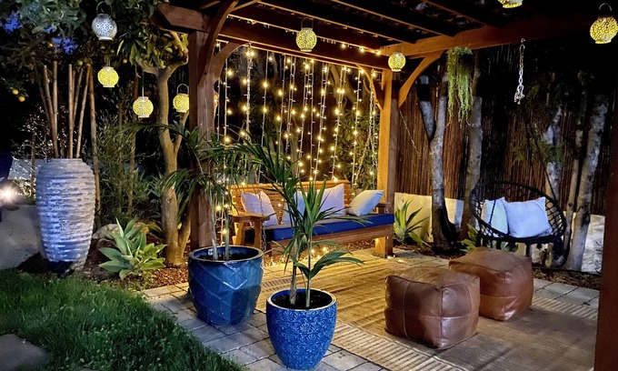 Oak Park House | Magical Downtown Oasis with Deck, Pergola, AC - 3 min to State St ● Pet Friendly