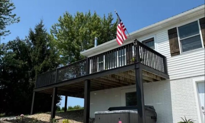 Huron Other | Magical Farmhouse on 12 Acres- Hot Tub, Fire Pit, Near Wineries & Cedar Point