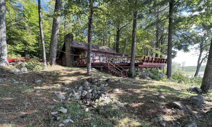 Fryeburg Cottage | Magical Kezar Pond