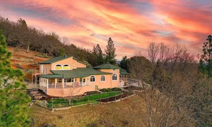 Cedar Ridge Villa | Magical Mountaintop Oasis, Private 5-acre Retreat with Stunning Views!