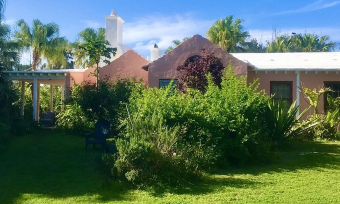 Somerset Village Cottage | Magical private estate:3 bed Sage Cottage,big porch near Cambridge Beaches & fun