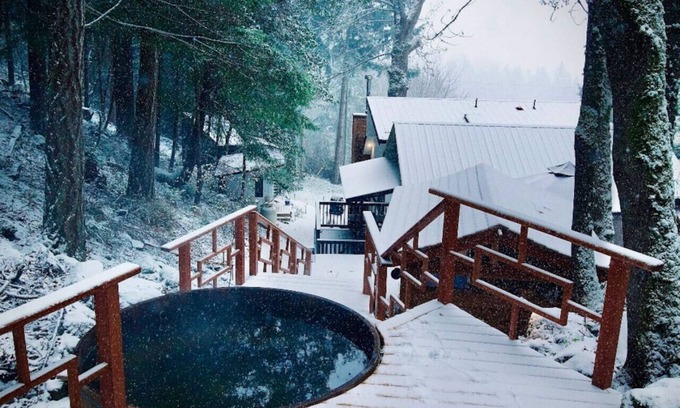 Salt Spring Island Bed & Breakfast | Magical Salt Spring Escape! Cedar Hot Tub & View