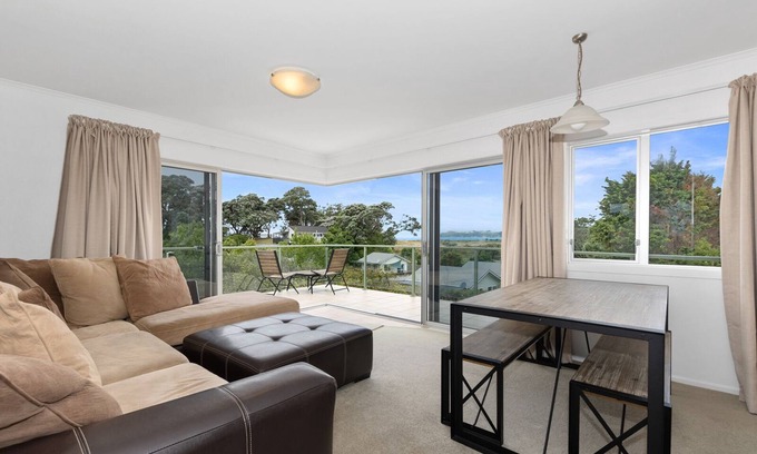 Waipu Cove House | Magical Waipu - Waipu Cove Holiday Home
