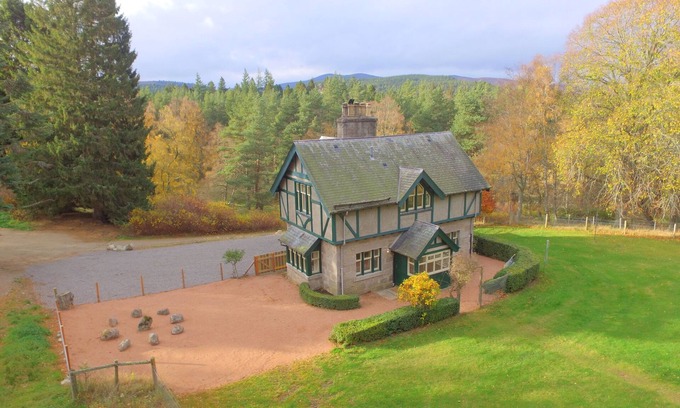 Ballater House | Magical Woodland Cottage
