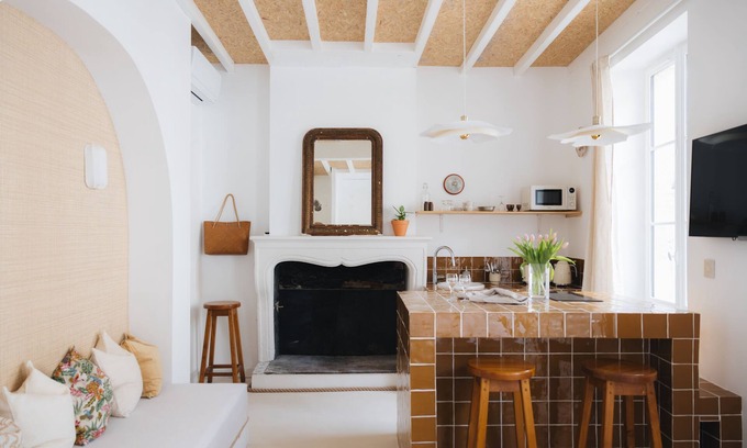 Saint-Seurin-de-Cadourne Apartment | Magnificent Suite Apartment with swimming pool N°2