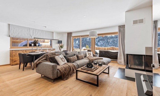 Champery Ski Chalet | Magnificent apartment with jacuzzi in the heart of the Montagnier - By Mrs Miggins