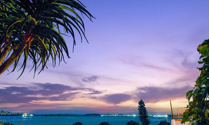 Sunnyhills House | Magnificent Beachfront Mansion - Pool