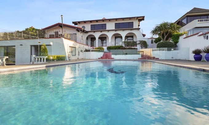 Sunnyhills Villa | Magnificent Beachfront Mansion - Pool - Fireplace