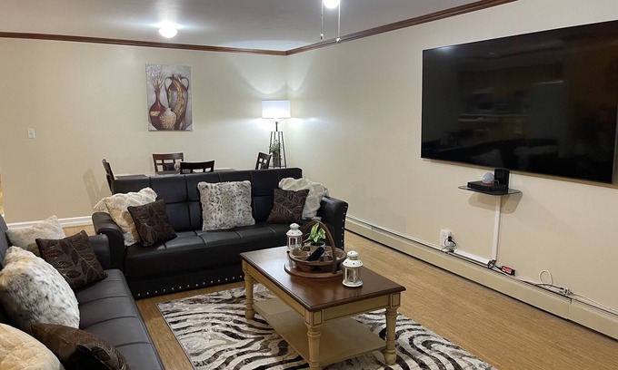 Queens House | MAGNIFICENT CHARM | IN THE HEART OF ROCKAWAY 🏖