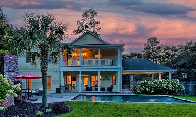 Aiken House | Magnificent Charleston style home located in historic downtown Aiken.