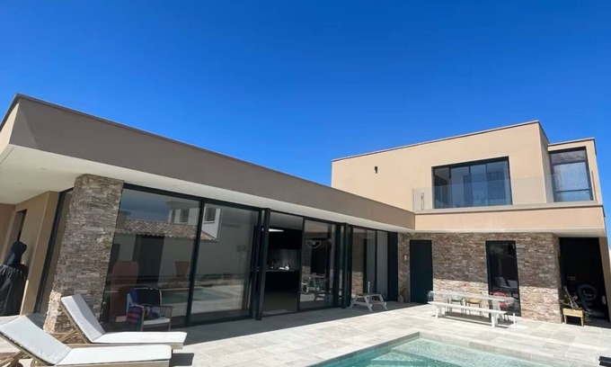 Fabregues Villa | Magnificent contemporary & design villa