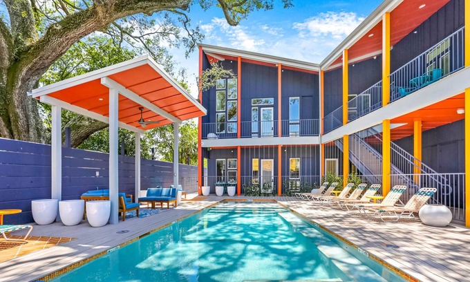 Faubourg Lafayette House | Magnificent Getaway - 10 Beds - Near FQ