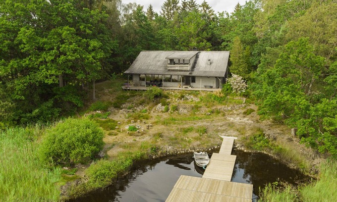 Drakabygget House | Magnificent house with panoramic views of the lake and a sauna with a view