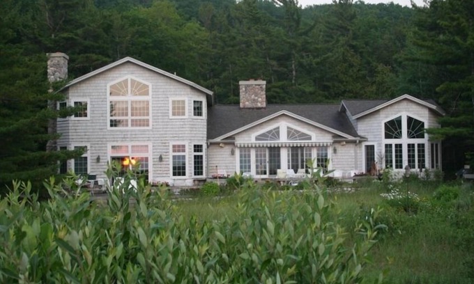 Leland House | Magnificent Lake Michigan Home in the Heart of Good Harbor Bay