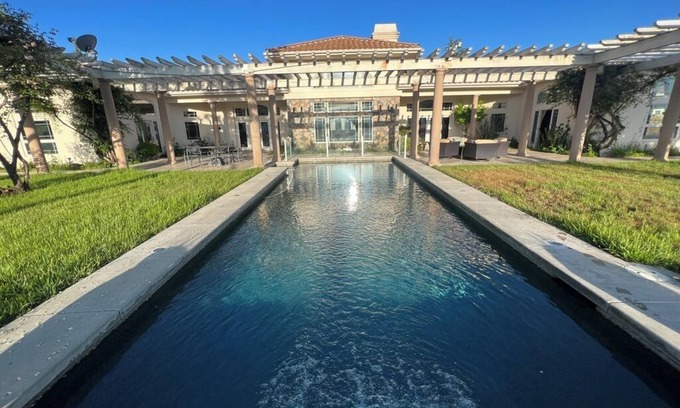 Murrieta House | Magnificent Mansion@La Cresta, nestled in a private vineyard, close to Temecula