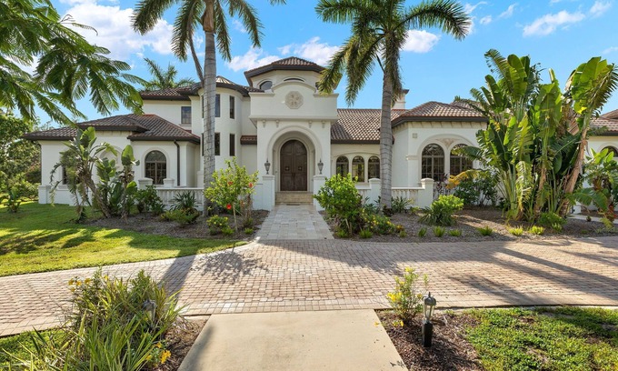 Biggar House | Magnificent Mediterranean-style Estate