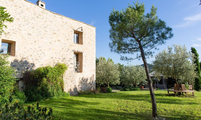 Beauvoisin House | Magnificent Provencal farmhouse with swimming pool, bar and cinema. 14-18 pax 4*