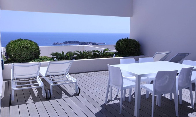 Bandol Apartment | Magnificent sea-view! 70m2 design apartment, big terrace, pool, extras included