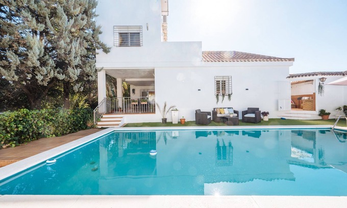 Guillena Villa | Magnificent Villa with large pool and garden with 100% private views in Seville