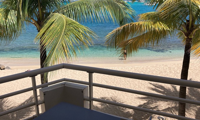 Marigot Apartment | Magnificent waterfront studio
