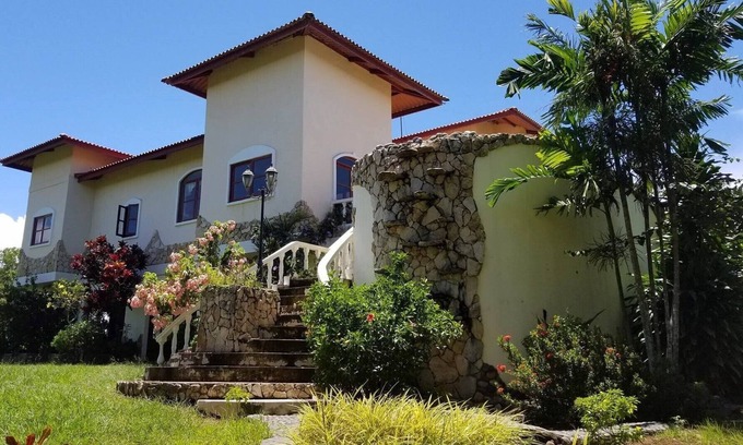 Chiriqui House | Magnificient Beachfront Estate House on the Pacific Coast
