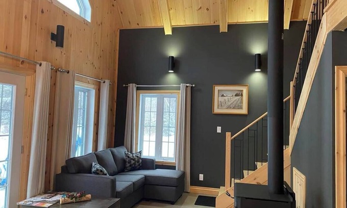 Mauricie Ski Chalet | Magnifique Chalet en MauricienAu cœur de la nature mais à 10 minutes de la ville