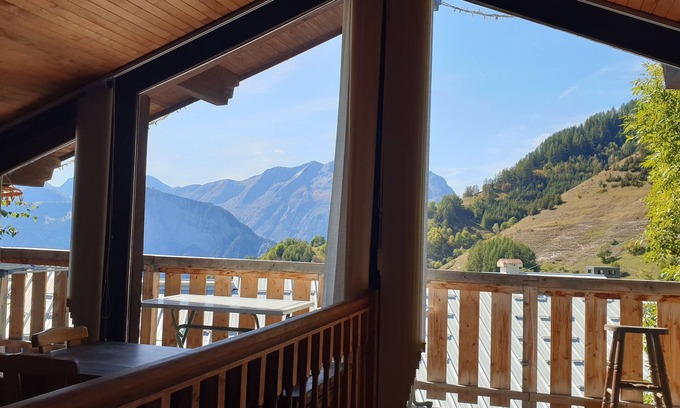 Huez-en-Oisans Ski Chalet | Magnifique Chalet Baigner de Soleil ski au Pied