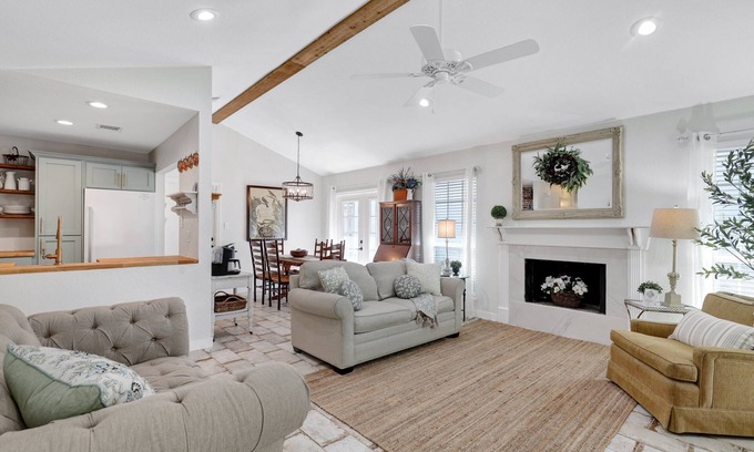 Blossoms Park House | Magnolia - A Birdy Vacation Rental