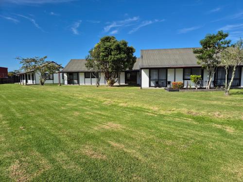 Waiotahi Hotel | Magnolia Court Motel