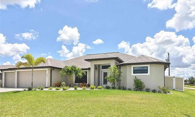 Pelican Villa | Magnolia House - Cape Coral 2020 Pool Home