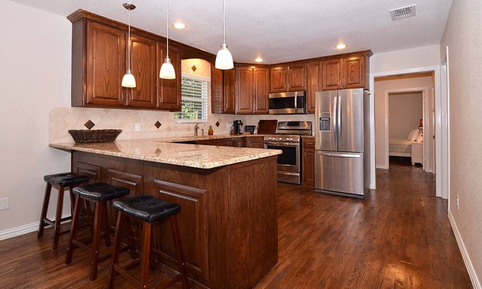 Allen House | Magnolia House - Furnished Monthly Rental in Allen, TX!