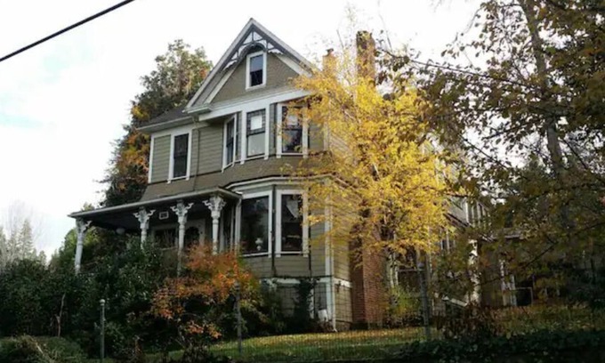 Nevada City House | Magnolia House on Prospect Hill
