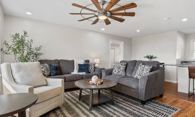 Glasgow House | Magnolia House- Relaxing KY Home