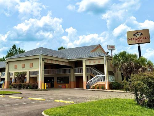 Hattiesburg Hotel | Magnolia Inn Townhouse Hattiesburg MS I-59