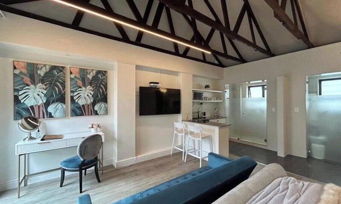 Tokai Apartment | Magnolia King - Honeymoon Unit Self catering