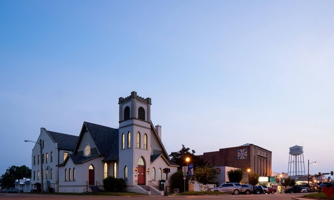 Humboldt Bed & Breakfast | Magnolia Manor and Chapel