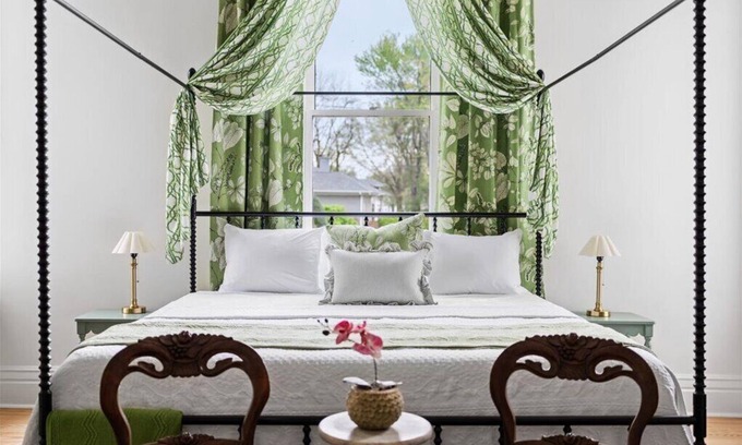 Murfreesboro House | Magnolia Manor~Hot Tub~Fire Pit~Sleeps 16~GameRoom