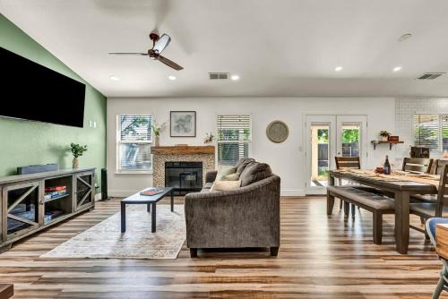 Hanford House | Magnolia Peaceful Vibes Cozy Near Hospital