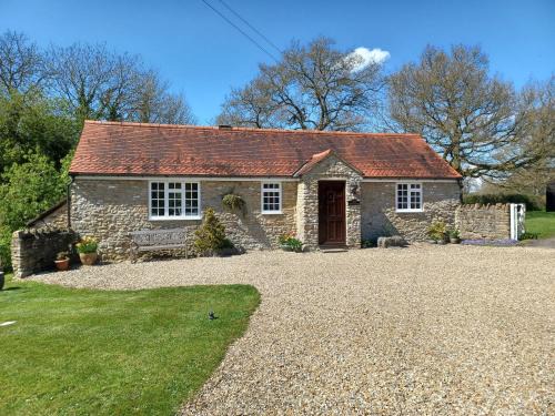 Bruton House | Magpie Cottage