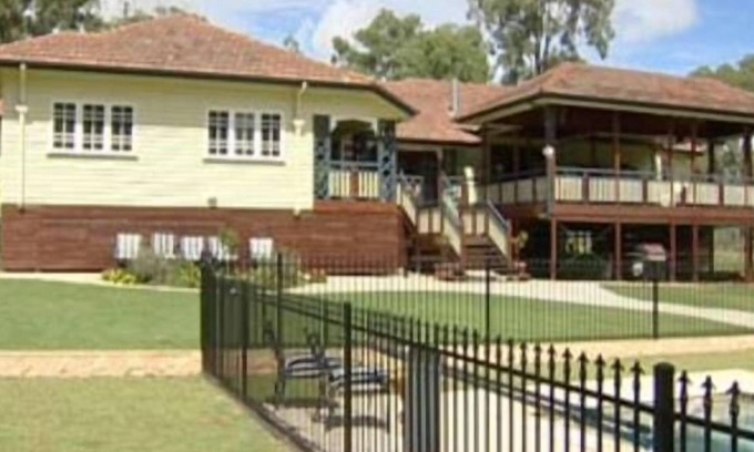 Boyland Other | Magpie Creek Thoroughbred Farmstay Family Unit