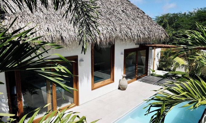 Popoyo Villa | MAHALO Charming 2-bedroom Villa Palmera on the beach with Pool, AC and Starlink!