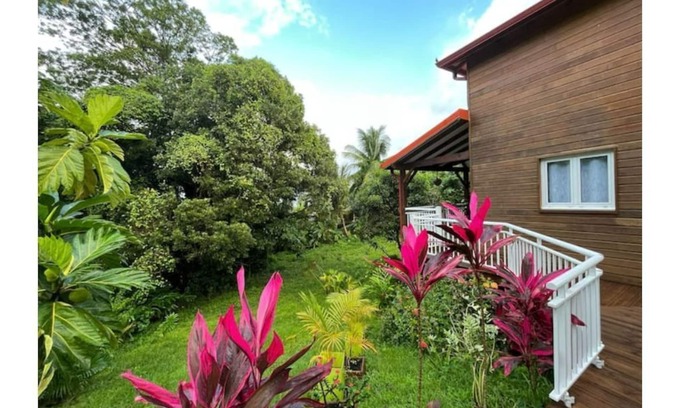 Saint-Esprit Ski Chalet | Mahogany Lodge